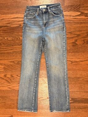 Risen Jeans - High-Rise Cropped Straight Leg Jeans with Distressed Hem